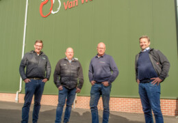 Bewährt seit mehr als 12 ½ Jahren bei Obstproduzent Van Westreenen in Echteld (NL): Kombination aus Hagel-Flachnetzsystem und Dreireihensprühgerät